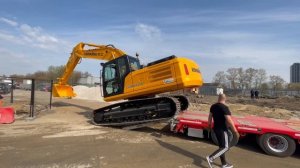 Экскаватор гусеничный CDM6225 разгрузка с трала