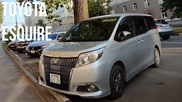 Toyota Esquire смотреть онлайн