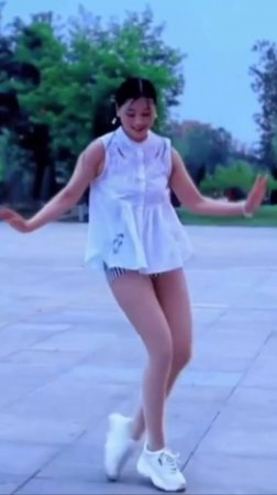 A beautiful woman Qingqing in Henan (2) #short Ghost step dance! #dandan #shuffle #dance