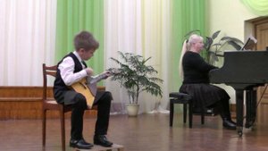 Отгон Иван - Холсточек (балалайка) - вариации на тему р.н.п., Во кузнице