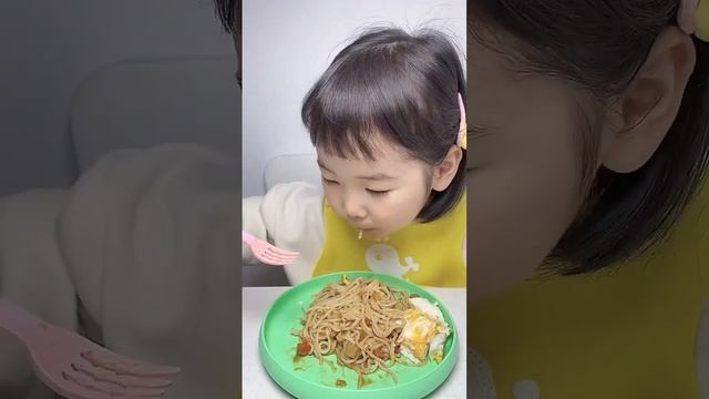 #957 Cute Chef-Kids Mukbang ASMR Funny Moments [Cai Hong ASMR] #shorts