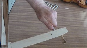 Как за несколько часов, изготовить простой струнный музыкальный инструмент из фанеры 35 х 18 см.