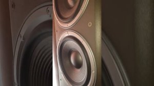 JBL E 100
