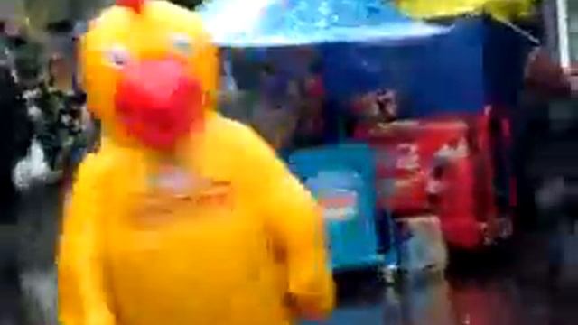 Калуга KFC веселый цыпленок.flv смотреть онлайн