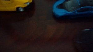 гоночную машину сбивают машин