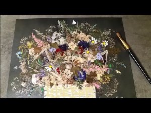 Картина из сухих цветов.