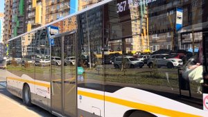 Автобус НефАЗ-5299-31-52 следует по маршруту 367п ”ЖК Пригород Лесное - м. Домодедовская”