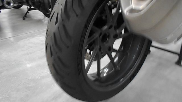 BMW R1200R