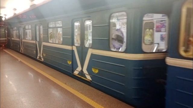 Заезд Новогоднего Метропоезда 81.717/714 «2️⃣0️⃣2️⃣4️⃣»  в оборотный тупик за ст.Могилевская