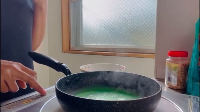 Coba buat kue dadar gulung isi kelapa