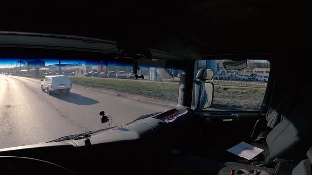 Гружусь в сильный ветер — кран штормит! Поездка по Новокузнецку | MyStories смотреть онлайн