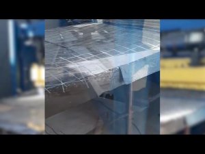 Работа станка по производству сварной сетки.