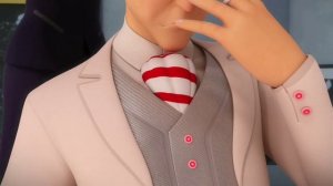 Натали Санкер обнимает Габриэля Агреста