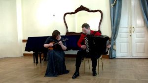 С. Луговской. «Потешные частушки»
4-я часть «Характерной сюиты» для домры и баяна.