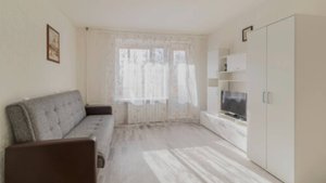 Показываю однокомнатную квартиру в четырехэтажной, кирпичной хрущевке