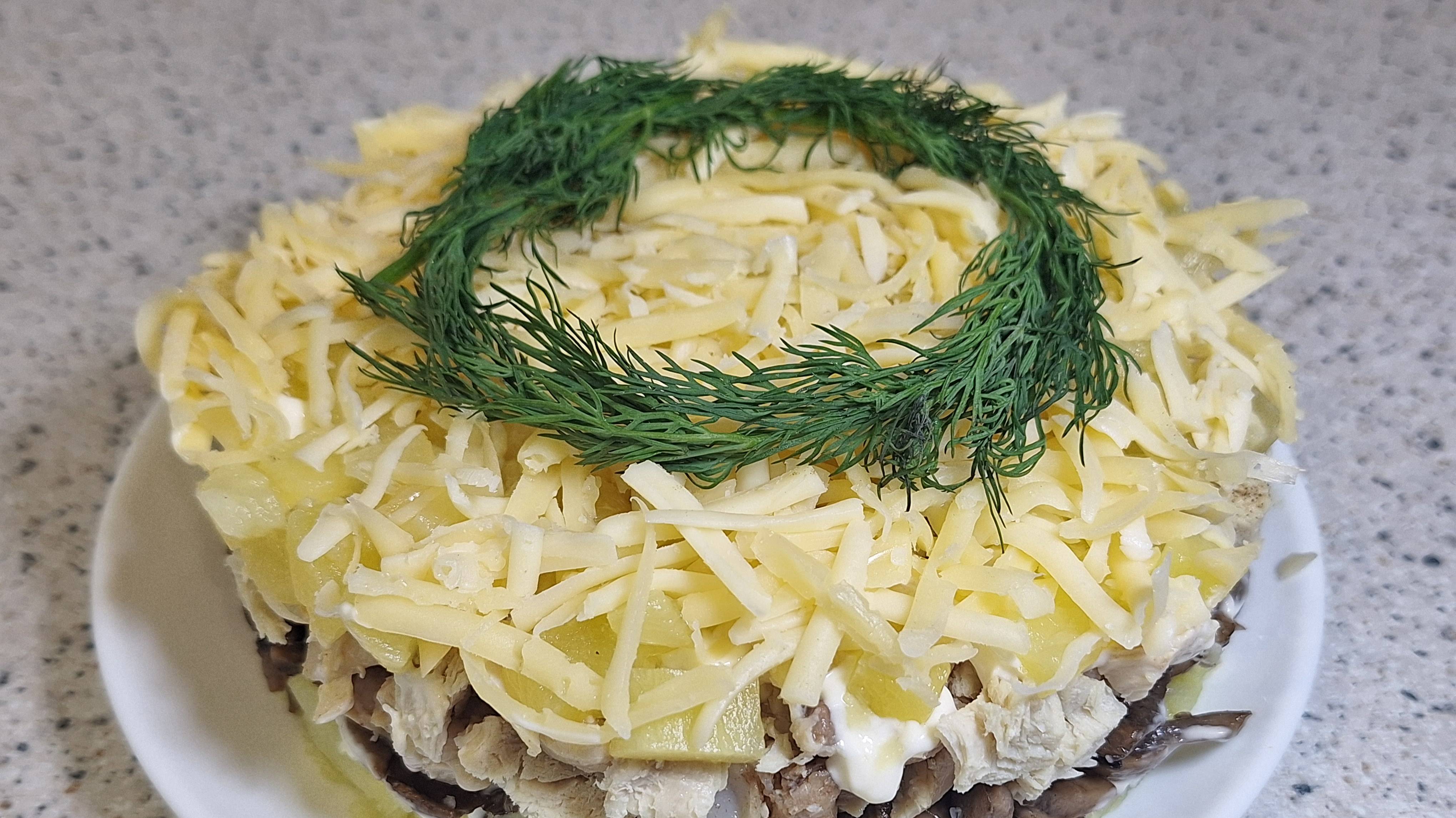 Салат "Викинг" c курицей и ананасами