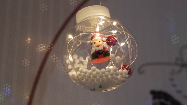 Гирлянда подвес дед морозы в шарике. Красивейшая бахрома для окна на новый год. смотреть онлайн