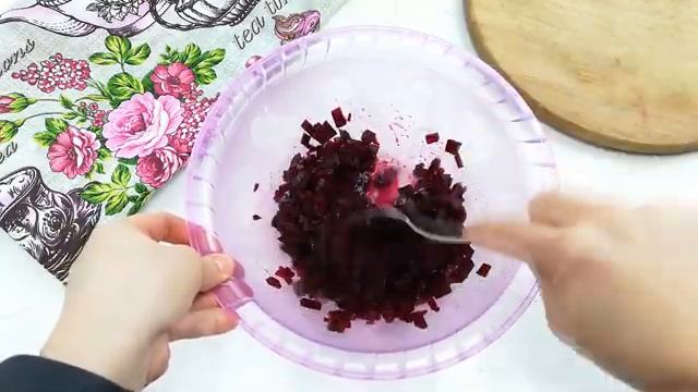 Салат со свеклой и творогом смотреть онлайн