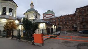 Кийский Крест Патриарха Никона находится в храме преподобного Сергия в Крапивниках.