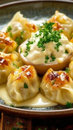 Пельмени в сливочно-сырном соусе 🥟