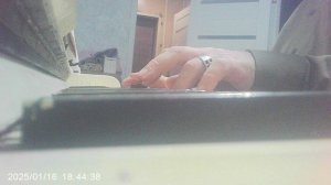 Пианино: ускоряющаяся блиц-импровизация на тему "Маленькой ёлочке"