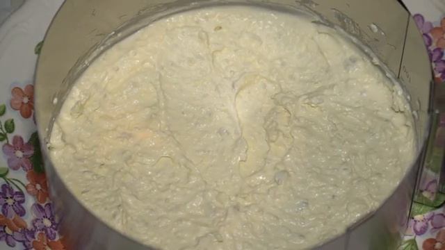 Салат со шпротами и горошком смотреть онлайн