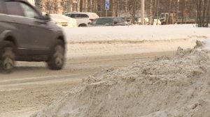 Нижневартовск продолжают в круглосуточном режиме очищать от снега