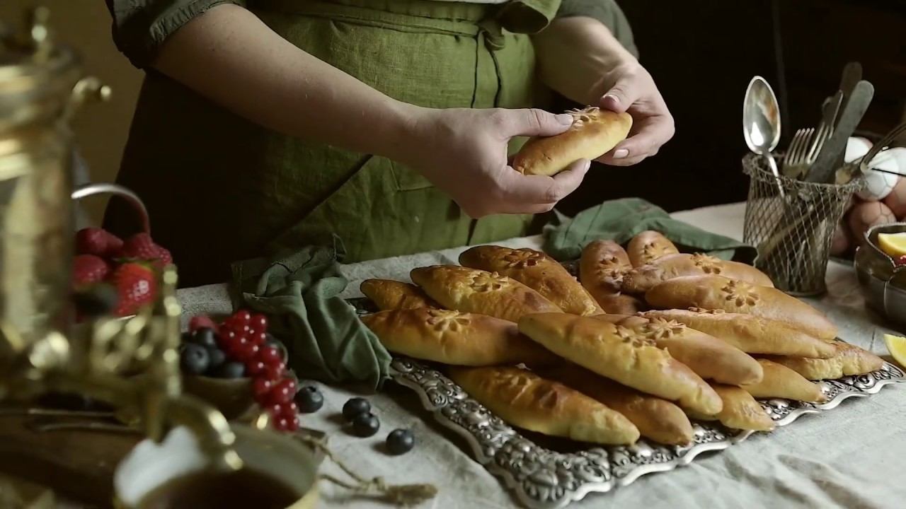 Постные пирожки с брусникой