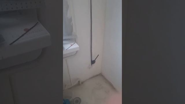 Поэтапный ремонт электропроводки, делаем электропроводку в одной комнате электропроводка открытая.