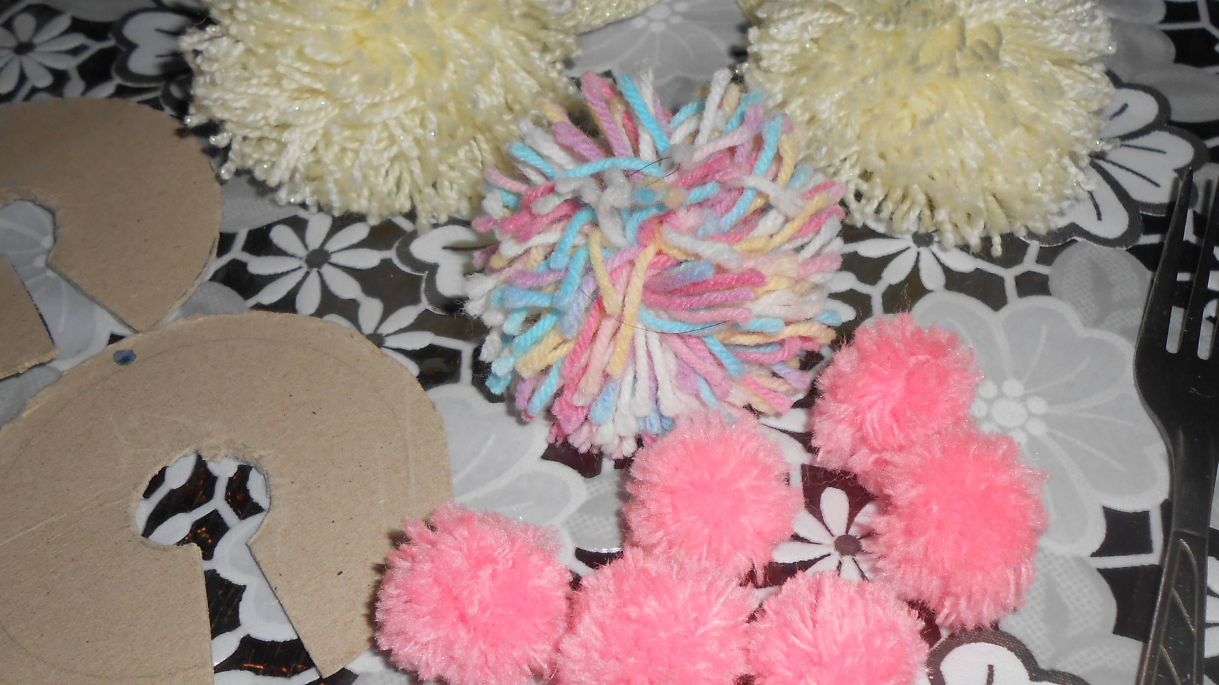 Бубончики из пряжи. МК Марьюшка