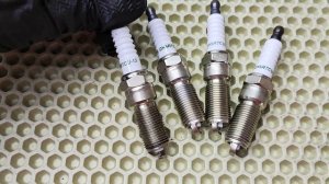 Комплект свечей зажигания ДВС 4 шт  effective+ Крайслер 2 4 EDZ  Torch QH5RTCU 13