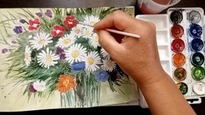 Ромашки и другие цветы в вазе, акварель