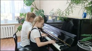 Фирстова Виктория и Гуселетова Анастасия_10-13 лет_Фортепиано_Е. Олёрская "Багдадская песенка"