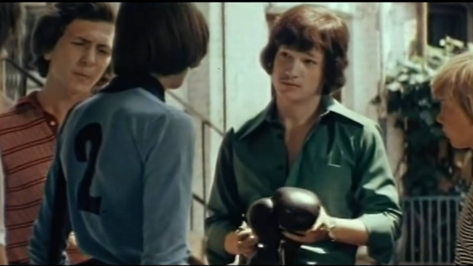 Несовершеннолетние (1976)