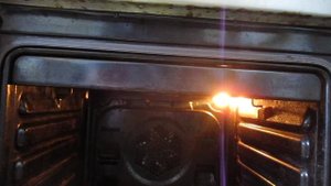 Газовая плита БЕКО СЕ 51120 с электрической духовкой.