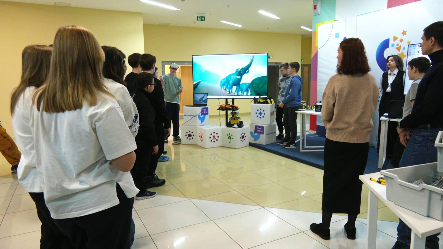 Роботы, игры, VR-пространства: ханты-мансийские кванторианцы представили свои новые изобретения
