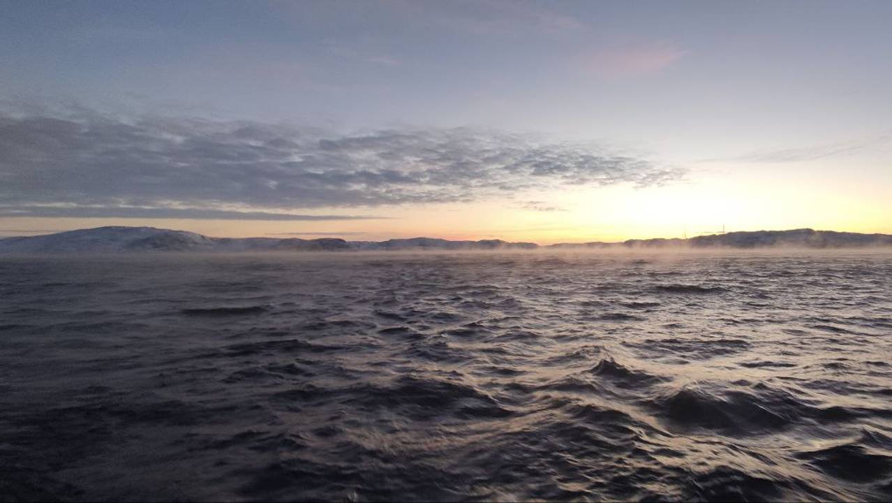 Про приливы, отливы и немного о волнах на краю.