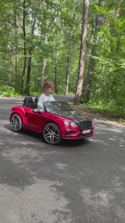 Ева ❤️🚘🚗  #2года4месяца #kidsblog #Bentley