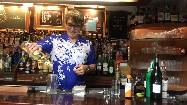SUPERVIVIENTES URBANOS: CÓMO HACER CÓCTELES CON LAS SOBRAS DEL MUEBLE BAR смотреть онлайн