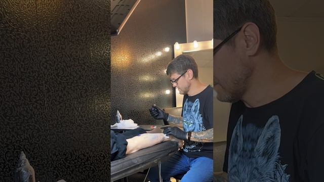 Татуировка ученице Елене. Там где не достать самой ---))