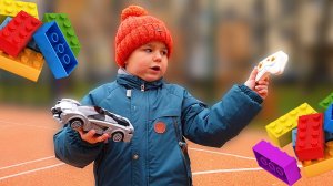 Паша собирает гоночную машинку на радиоуправлении из ЛЕГО!