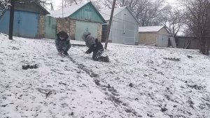 1 сцена с дракой из 8 серии поиск снега