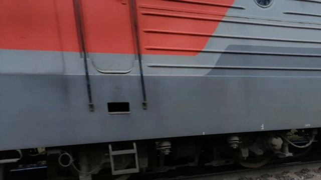 Электровозы ЭП1М-614 и ЭП1М-473 смотреть онлайн