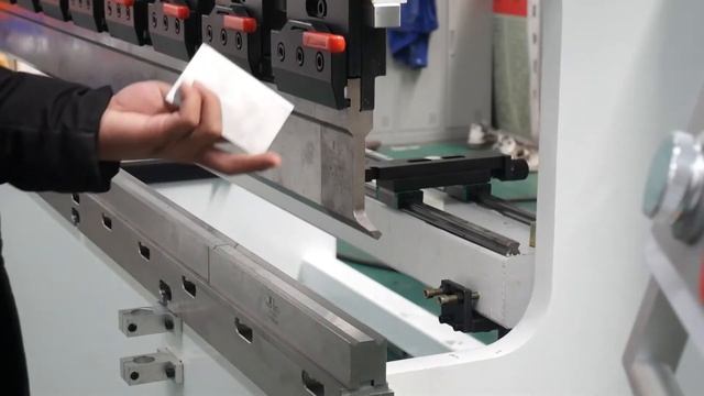 TP10S CNC Torsion Bar Press Brake смотреть онлайн