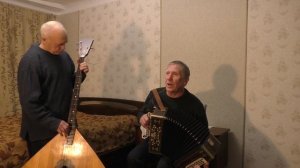 Дым костра, создает уют.
