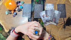 ЛЮБИТ ЛИ ОН ТЕБЯ? ТАРО 4 ВАРИАНТА