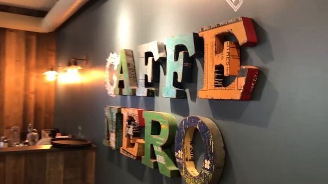 Caffe Nero On Commonwealth Ave смотреть онлайн