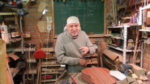 Технология шлифовки дерева, зернистость шкурки, инструменты для шлифования корпуса гитары.
