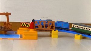 きかんしゃトーマスのエドワードとヘンリーがプラレールで競争する RiChannel