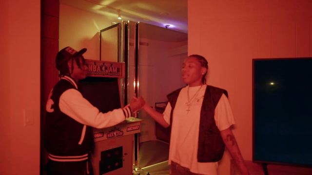 Lily Rayne - UP (Official Music Video) смотреть онлайн